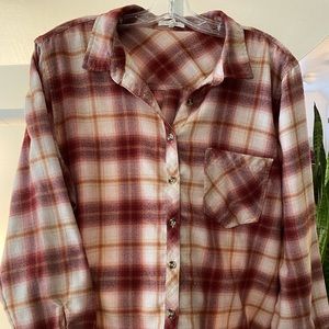 Maurice’s 2X flannel. Only worn a few times. Love the colors! Plus size.